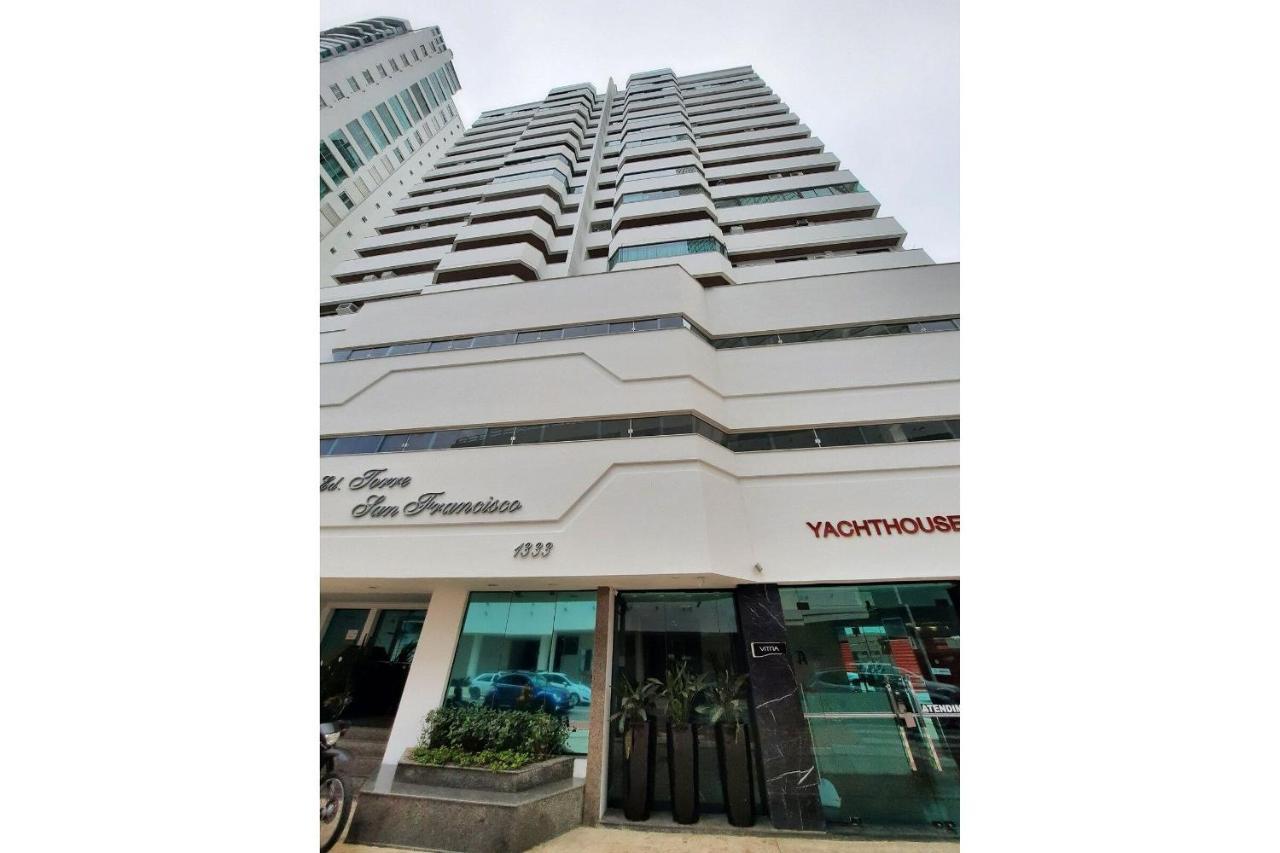 3 Suites Linda Vista Da Orla De Bc A 50M Da Praia - Somente Familiares Balneário Camboriú Buitenkant foto