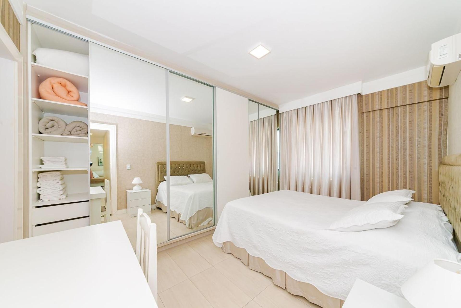 3 Suites Linda Vista Da Orla De Bc A 50M Da Praia - Somente Familiares Balneário Camboriú Buitenkant foto