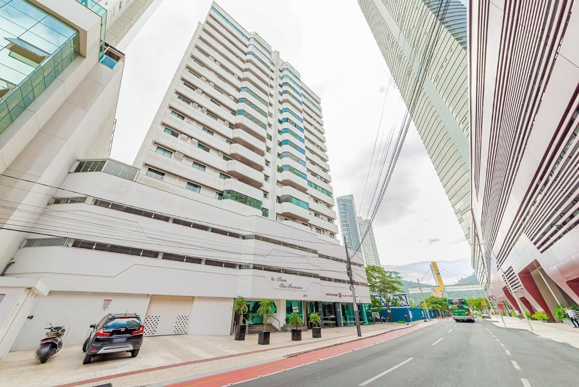 3 Suites Linda Vista Da Orla De Bc A 50M Da Praia - Somente Familiares Balneário Camboriú Buitenkant foto